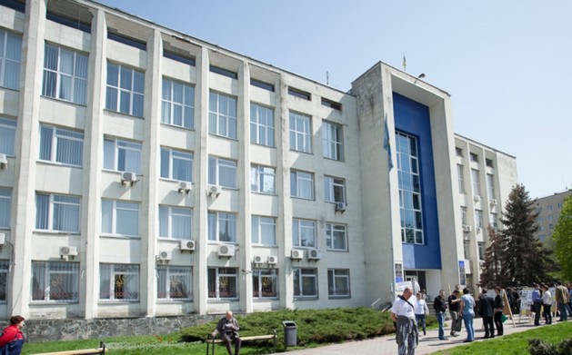 В бюджетній та земельній комісії — «Самопоміч», «Свобода», УКРОП, «Солідарність» та «Єдність»