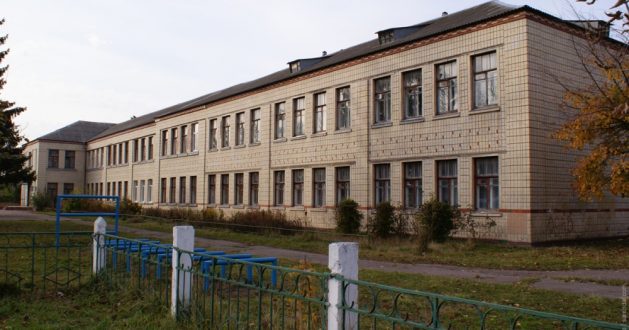 Депутати на випускному: піар — «святе діло»?