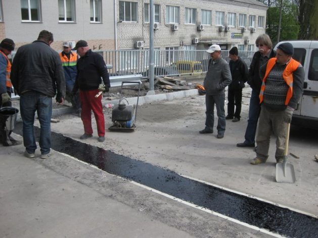 Міст на Торгмаш: до 1 вересня відділ капітального будівництва «напланував» витратити ще 10 мільйонів гривень