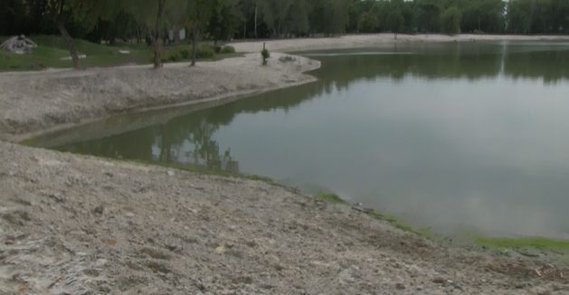 Очистка озера на Пекарні завершилася. Акваторія водойми погіршена