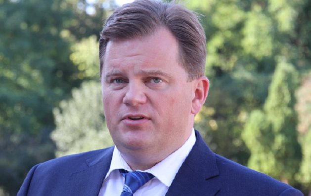 Дружина екс-губернатора Київщини, звільненого за підозрою в корупції, каже, що той зник — ЗМІ