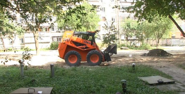 «Алея кохання»: знищення погребів відклали на два дні