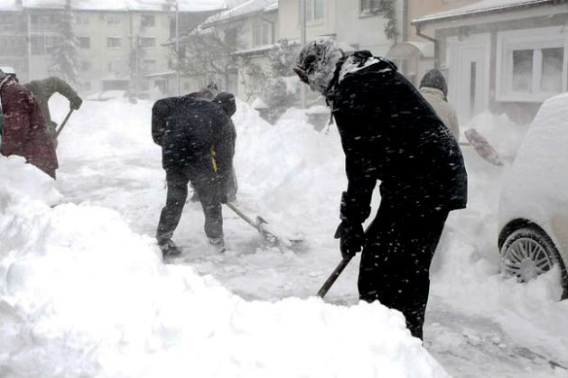 Бровари готуються до сильних снігових заметів