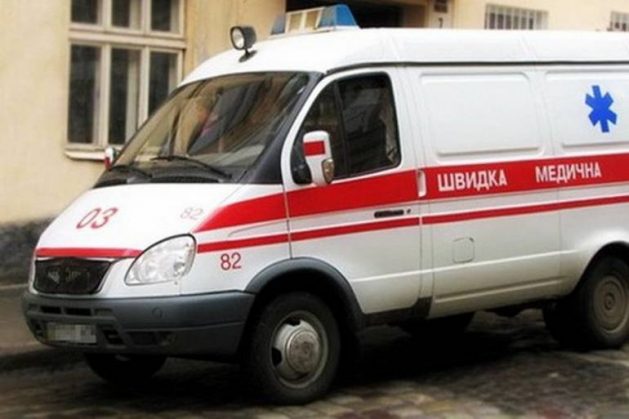 На вулиці Петлюри намагалися прочистити каналізацію кислотою. Один комунальник у лікарні