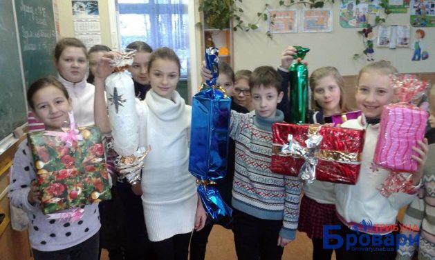 Цеглинки для ялинки? Чому банер забудовника на новорічному дереві Броварів і де кульки, придбані через ProZorro?