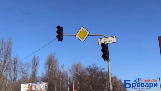 Біля «Зеленого папуги» не працюють світлофори і немає регулювальників