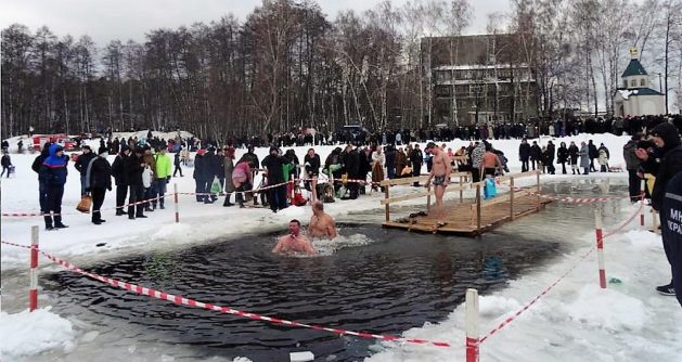 Водохреща у Броварах: СЕС «дає добро» на купання в озері