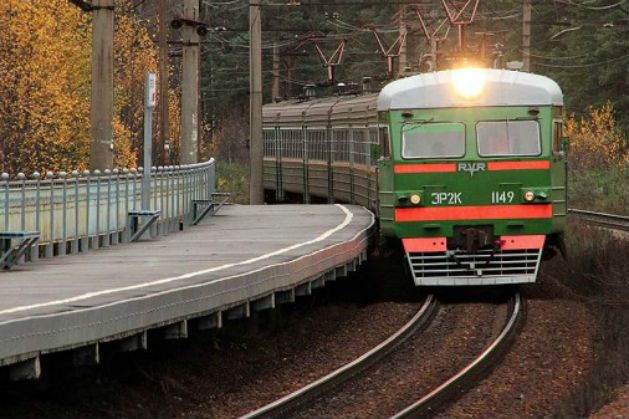 На залізничній станції у Броварах електропотяг збив літню жінку