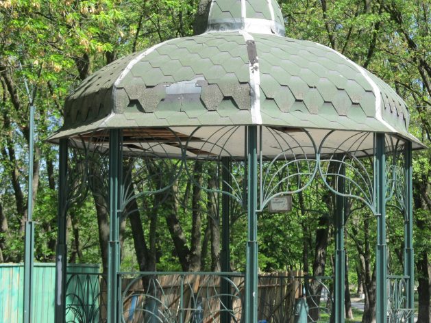 Свердловина «з душком», або Як «прокачують» мільйон в парку «Приозерний»