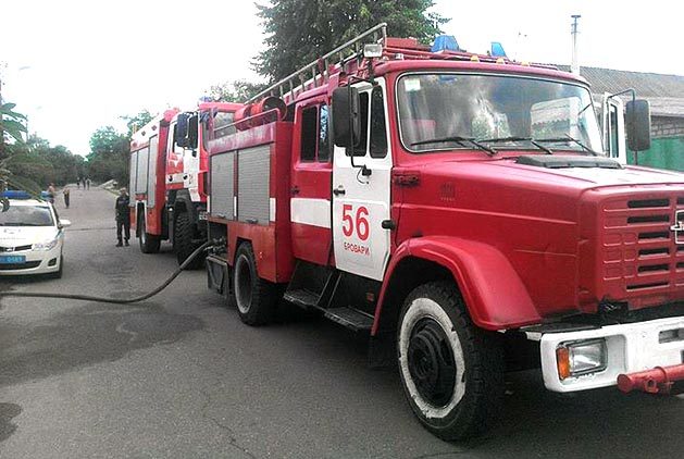 На Броварщині палав лісовий масив та лазня