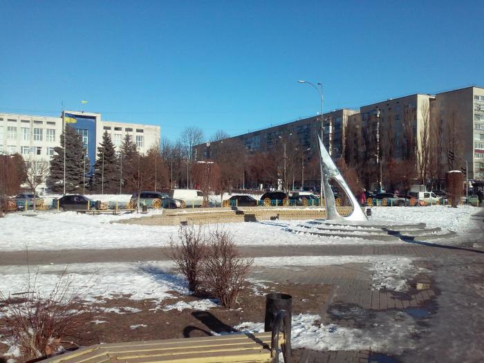 Майдан Свободи на новорічні свята засяє вогниками за 1,4 млн. грн.