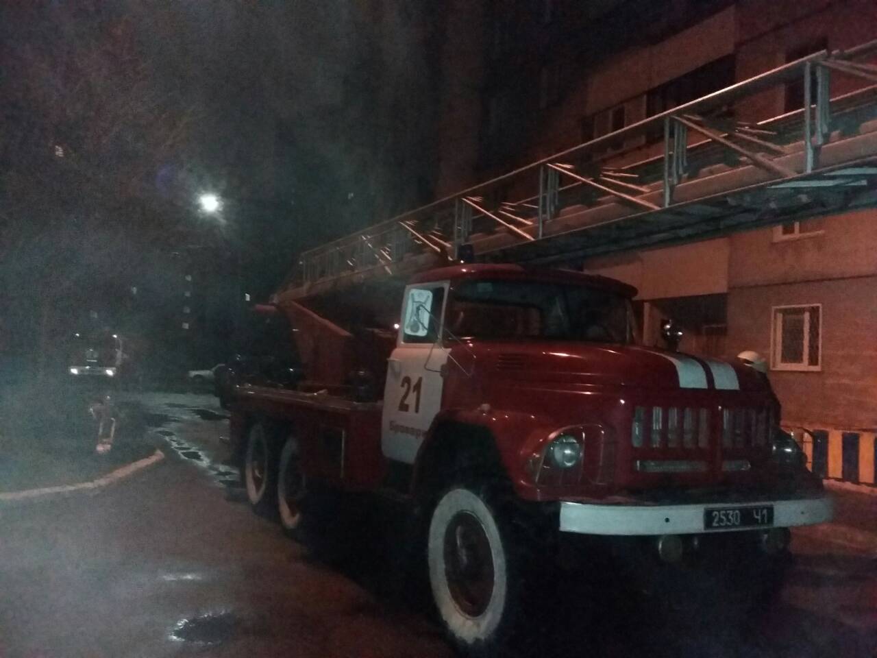 У пожежі в шахті ліфта багатоповерхівки на Незалежності підозрюють курців