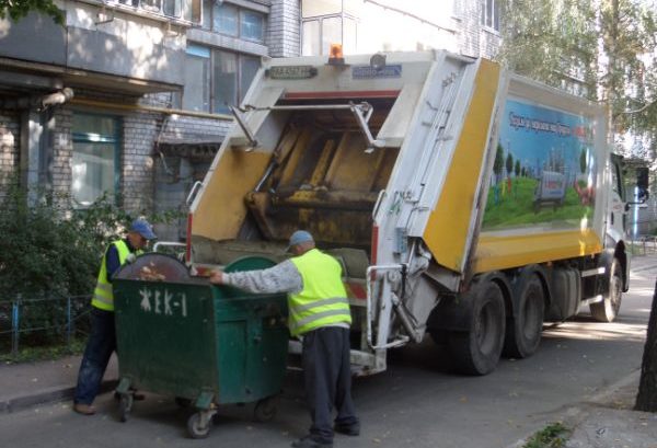 Перевізник сміття «Амуссон Київ» йде з Броварів