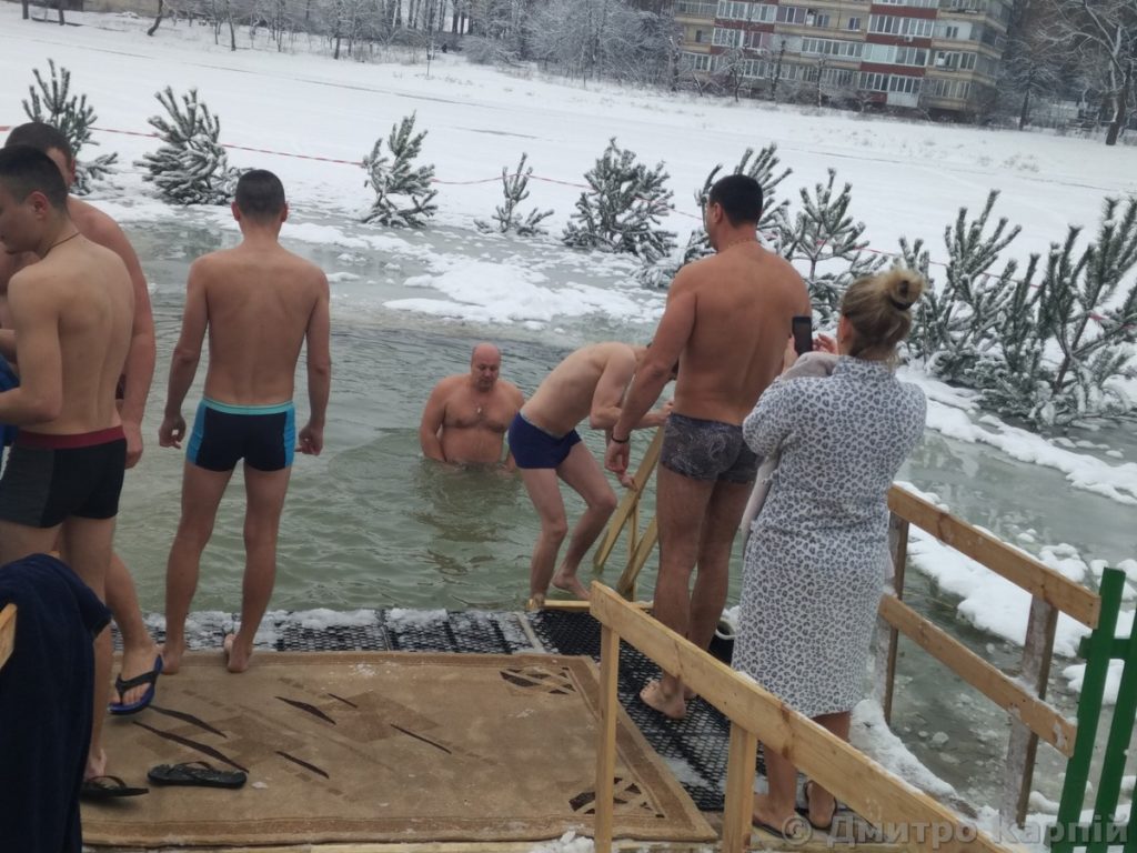 Водохреща в Броварах: без офіційної частини і офіційного священика