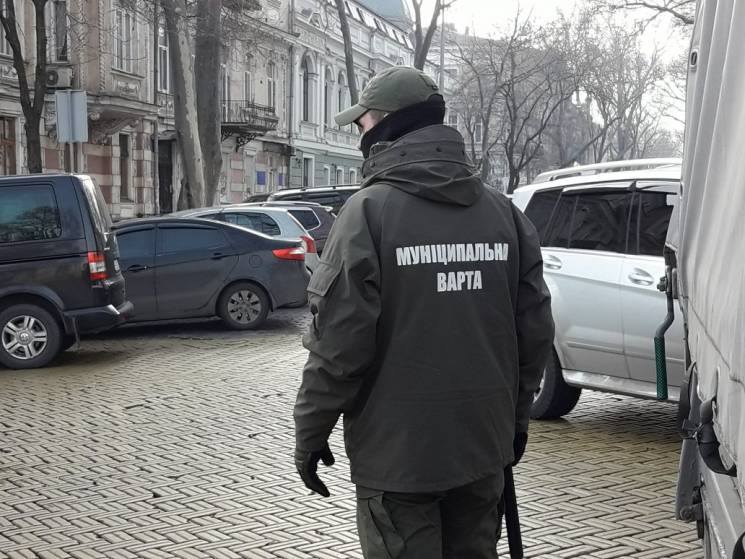 З десяток охоронних структур і громадських формувань. Чи варто витрачатись на «варту»?