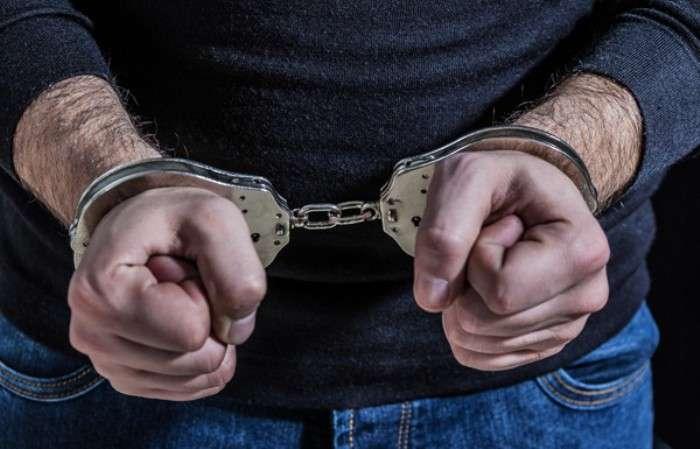 «Розваги» молоді у Броварах: обстріляли двері знайомих, побили киянина, відібрали авто