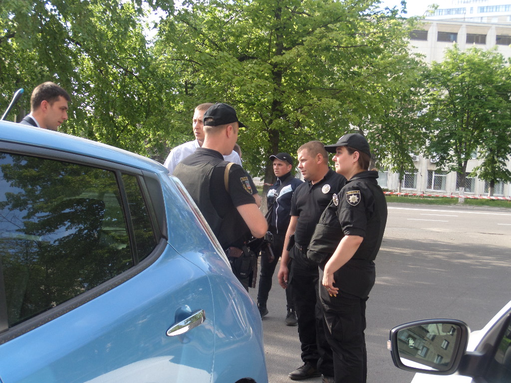 Збройне пограбування серед білого дня в центрі Броварів