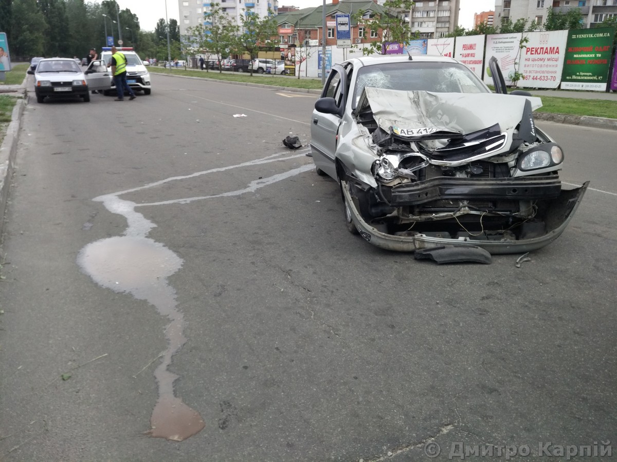 Погоня з ДТП на вул. Грушевського: щонайменше двоє травмовані – ФОТО