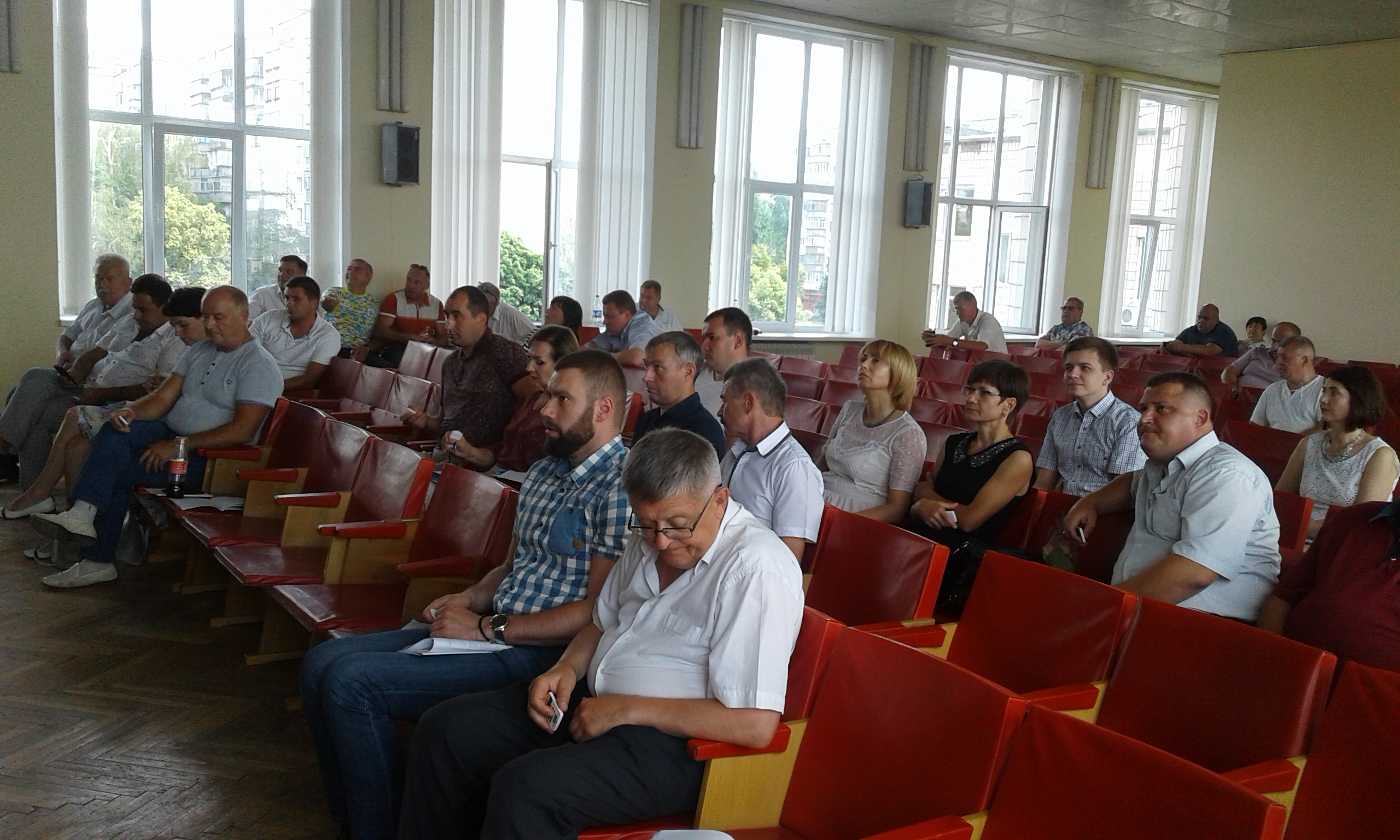 Капремонти шкіл, дорога у Красилівці та незатверджений звіт редактора газети «Нове життя» – сесія Броварської райради