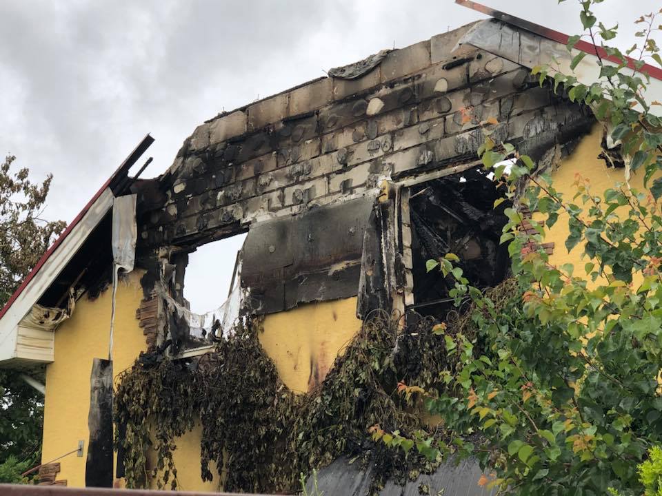 Пожежа на Пекарні: багатодітна родина залишилася без даху над головою