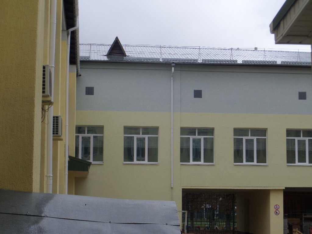 Обвалені плити перекриття у 7-й школі підіпруть металевими стійками, – експерт