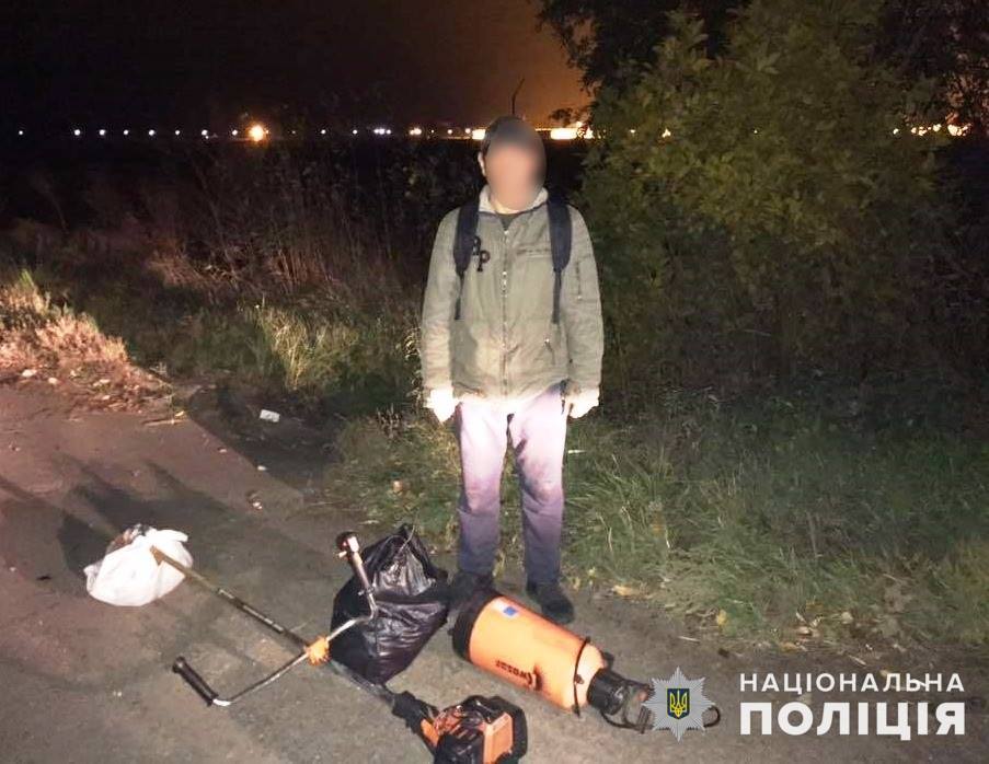 Поліція затримала крадія приладдя для садівництва