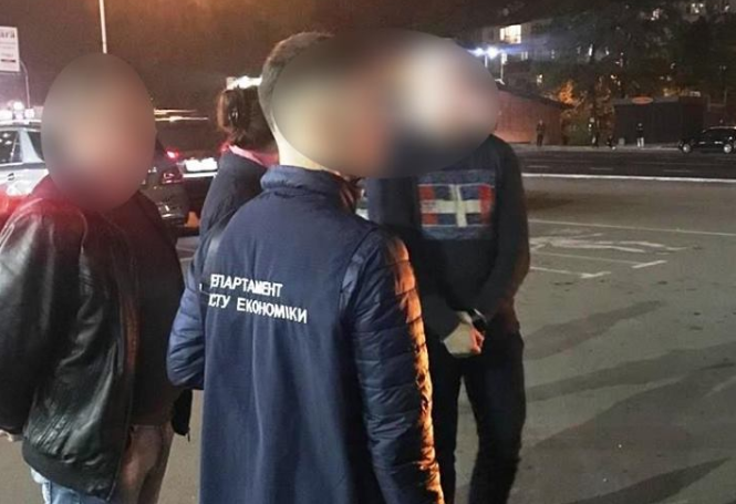 150000 доларів – за дозвіл на будівництво: поліція затримала «посередника» між забудовником і ДАБІ