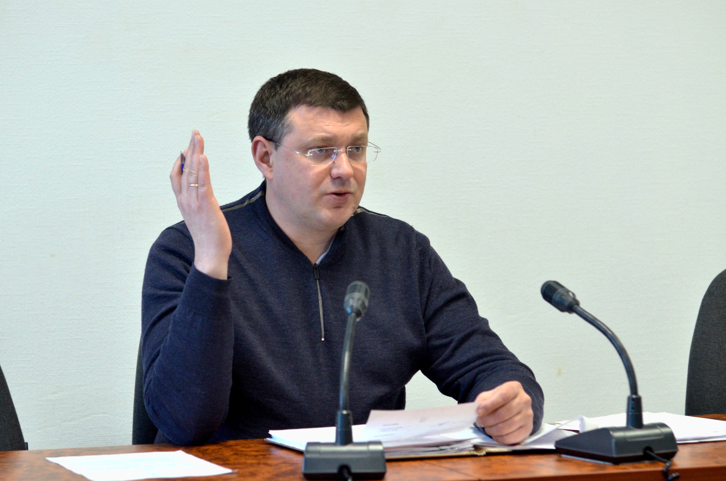 Ігорю Сапожку та працівникам міської ради затверджено посадові оклади, надбавки та премії
