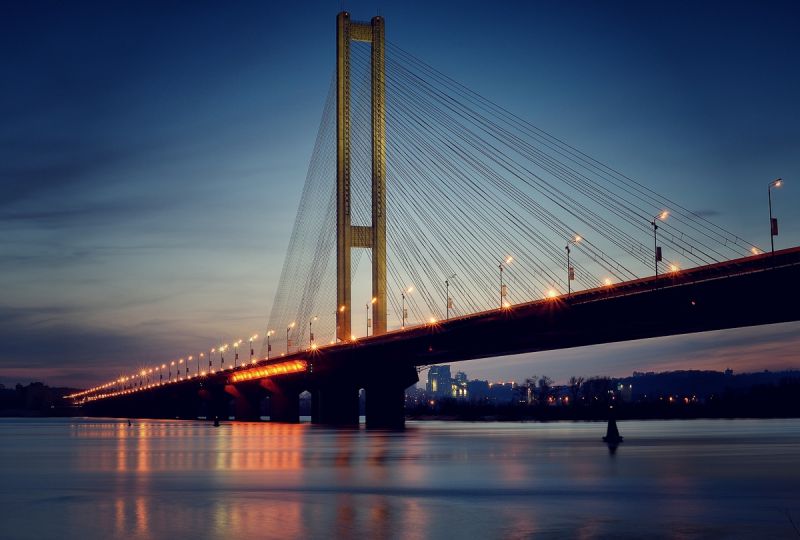 Увага, водії! Із 1 квітня частково перекриють Південний міст у Києві