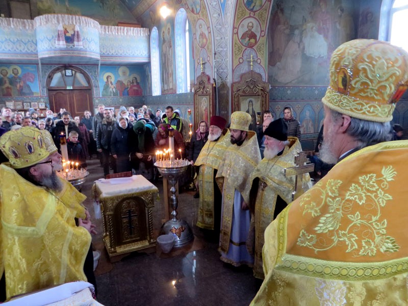 Московський патріархат продовжує служити в храмі Погребів, який перейшов до помісної церкви