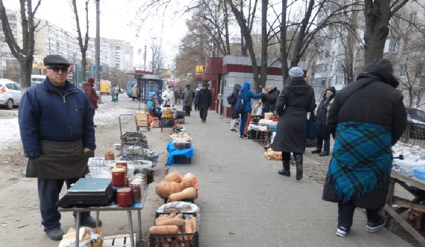 На конкурс виставлено 20 місць для реалізації овочів, фруктів та продукції власного виробництва