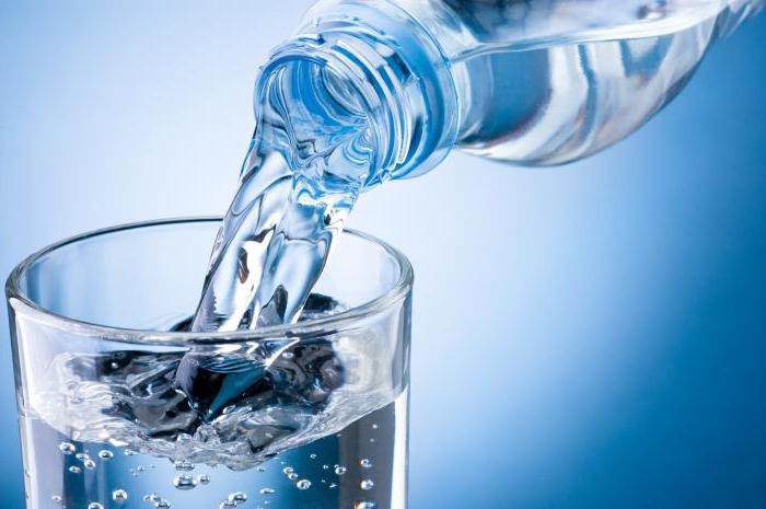 Якість питної води: яка безпечніша – у пляшках, з-під крану чи з автомата?