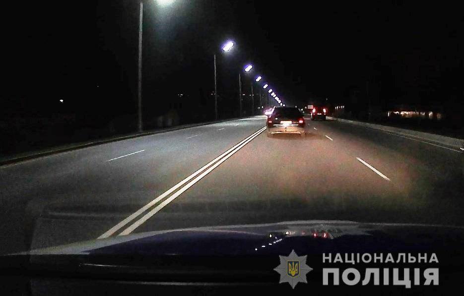 Погоня в Броварах: щоб зупинити нетверезого втікача, патрульні стріляли