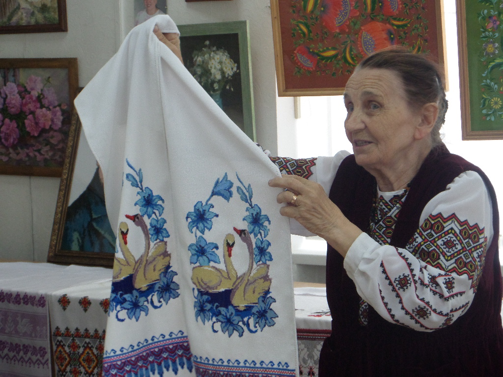 «Мрію передати всі свої роботи у музей вишивки, який на моєму городі побудує благодійник», – Ніна Федірко