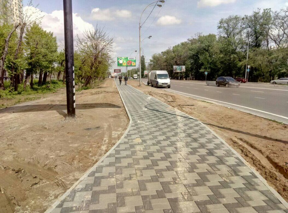 Між «Сільпо» та «Епіцентром»: Київську відремонтували, а мешканці просять про її благоустрій