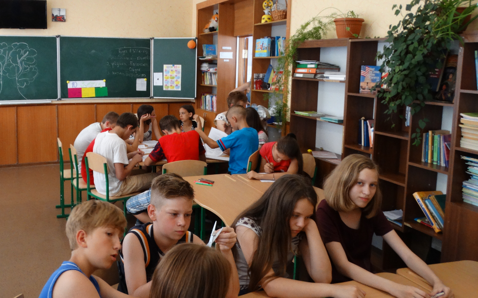 У пришкільних таборах дітей навчали, як обрати майбутню професію