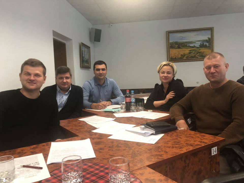 Добровільна рокіровка: броварські депутати створили нову групу Група "Рідне місто"