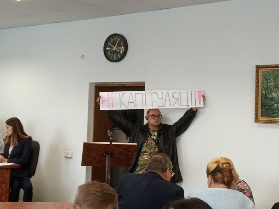 «ЗА мир» та «Проти» капітуляції перед агресором: як проголосували броварські депутати «формула Штайнмаєра»