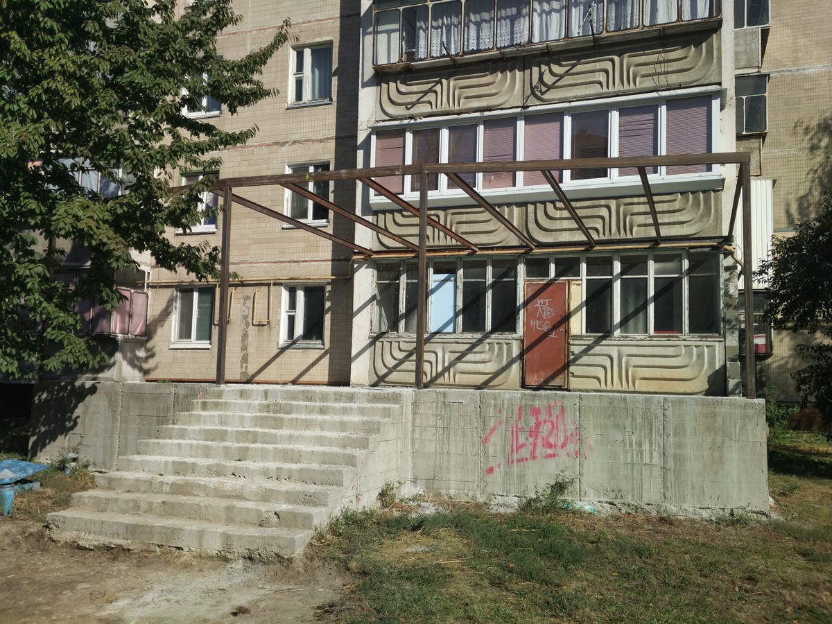 Скандальне будівництво на Грушевського, 3 ожило. «Незаконно», – кажуть чиновники. ФОТО Стара історія, повторення
