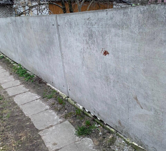 На вул. Кобзарській перехожі натрапили на закривавленого мертвого чоловіка убивство