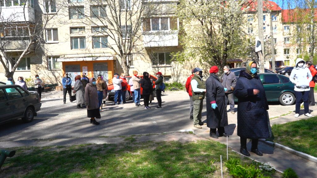 Карантин і людяність: Олег Іваненко продовжує підтримувати броварчан вразливих категорій. Відео