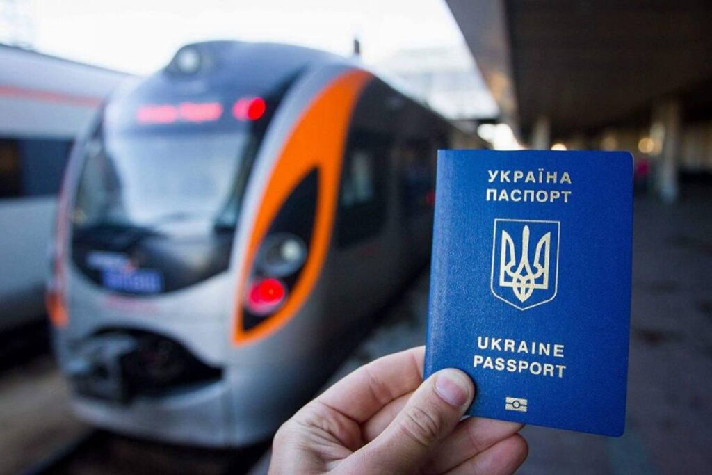 Три роки безвізу з ЄС: чому його можна «намазати на хліб»? безвіз