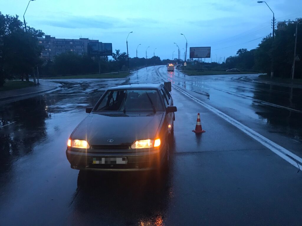 Лада збила жінку