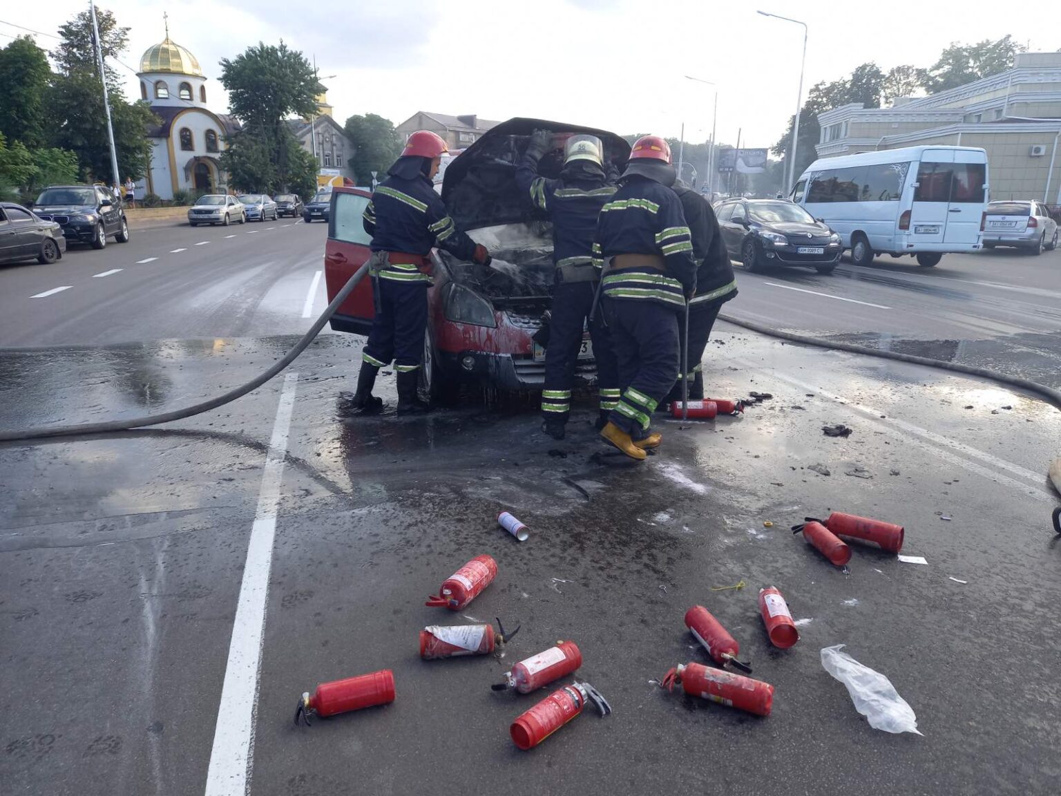Зайнялася автівка