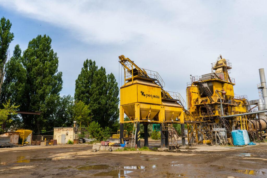 Екскурсія на ПрАТ «Броварське «ШБУ-50»»: активісти з’ясовували, що смердить на заводі. Відео ШБУ-50