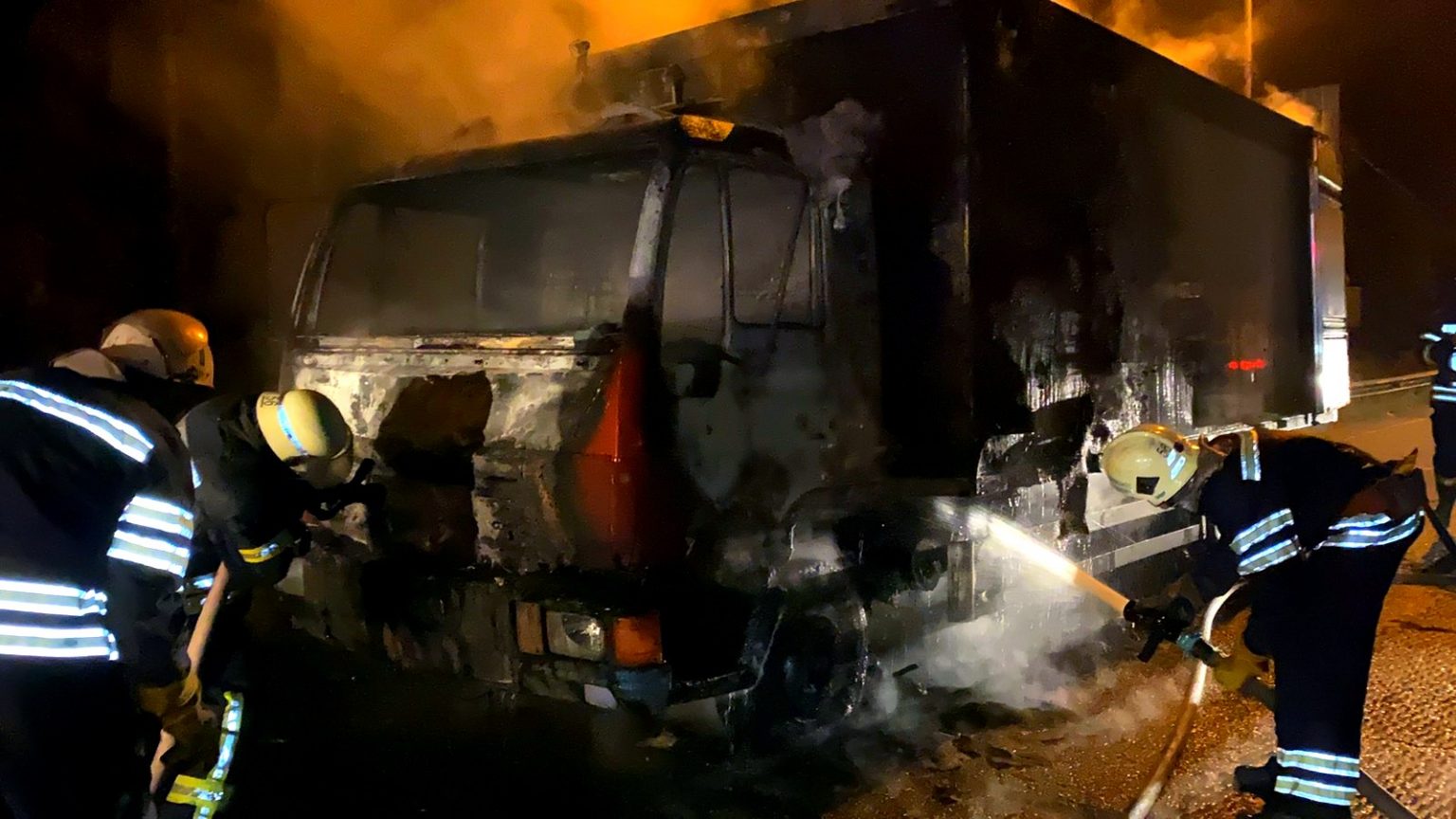 Пожежа вантажного автомобіля на трасі