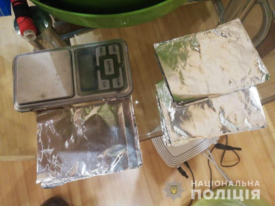Затримали озброєного дилера наркотиків