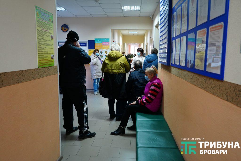 Молоді хворіє більше: COVID-19 б’є рекорди на Броварщині