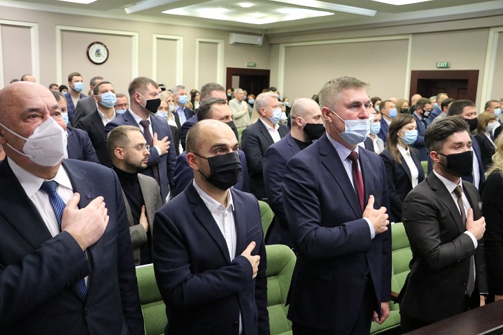 Не виправдали довіри: депутати хочуть відправити у відставку керівництво Київської облради Перше засідання 8-го склипання КОР