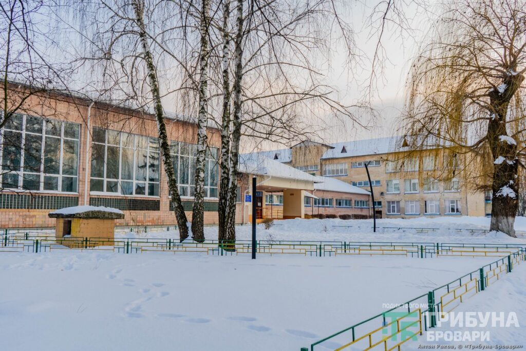 Більше коштів на безпеку, менше – на ремонт будівель. Заплановані зміни в «освітній» програмі Школа № 2